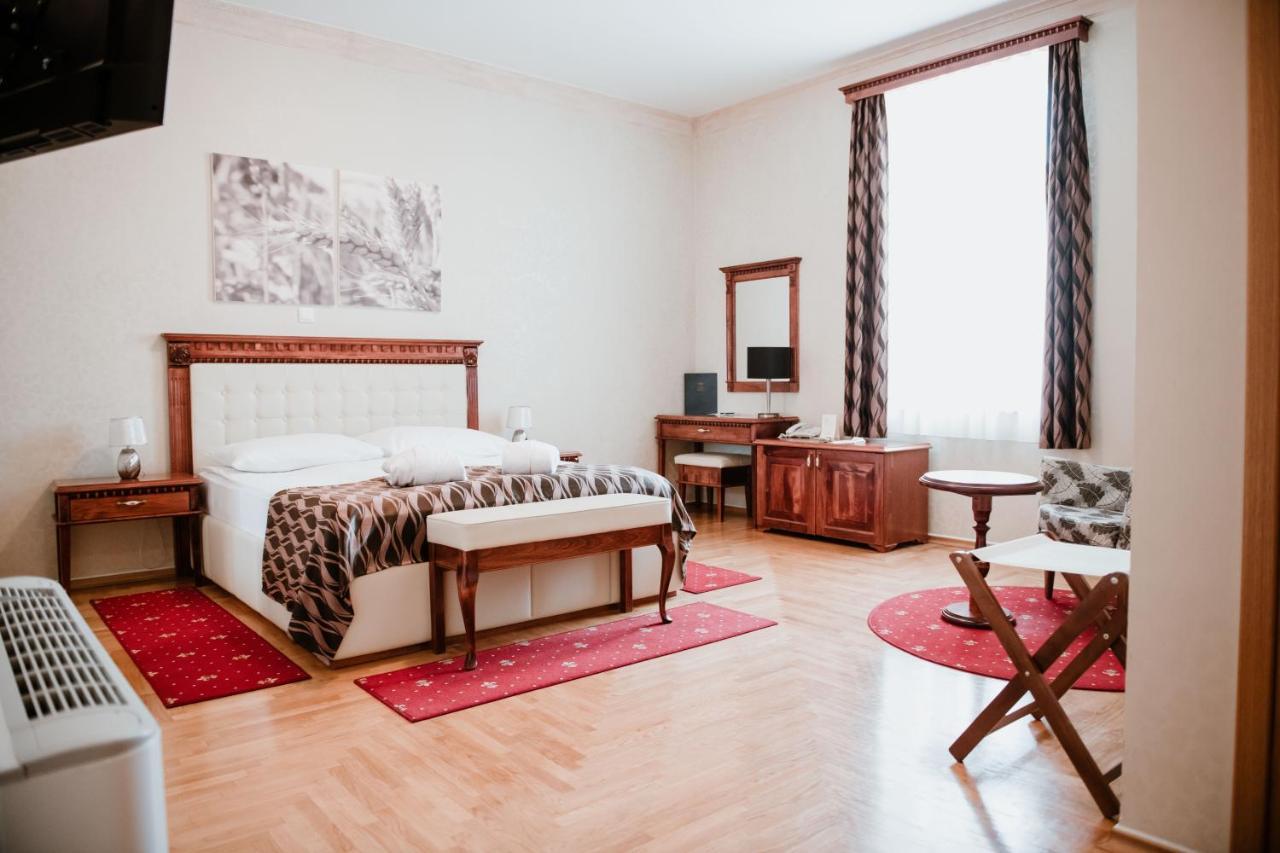 Hotel Kurija Jankovic Lukač エクステリア 写真