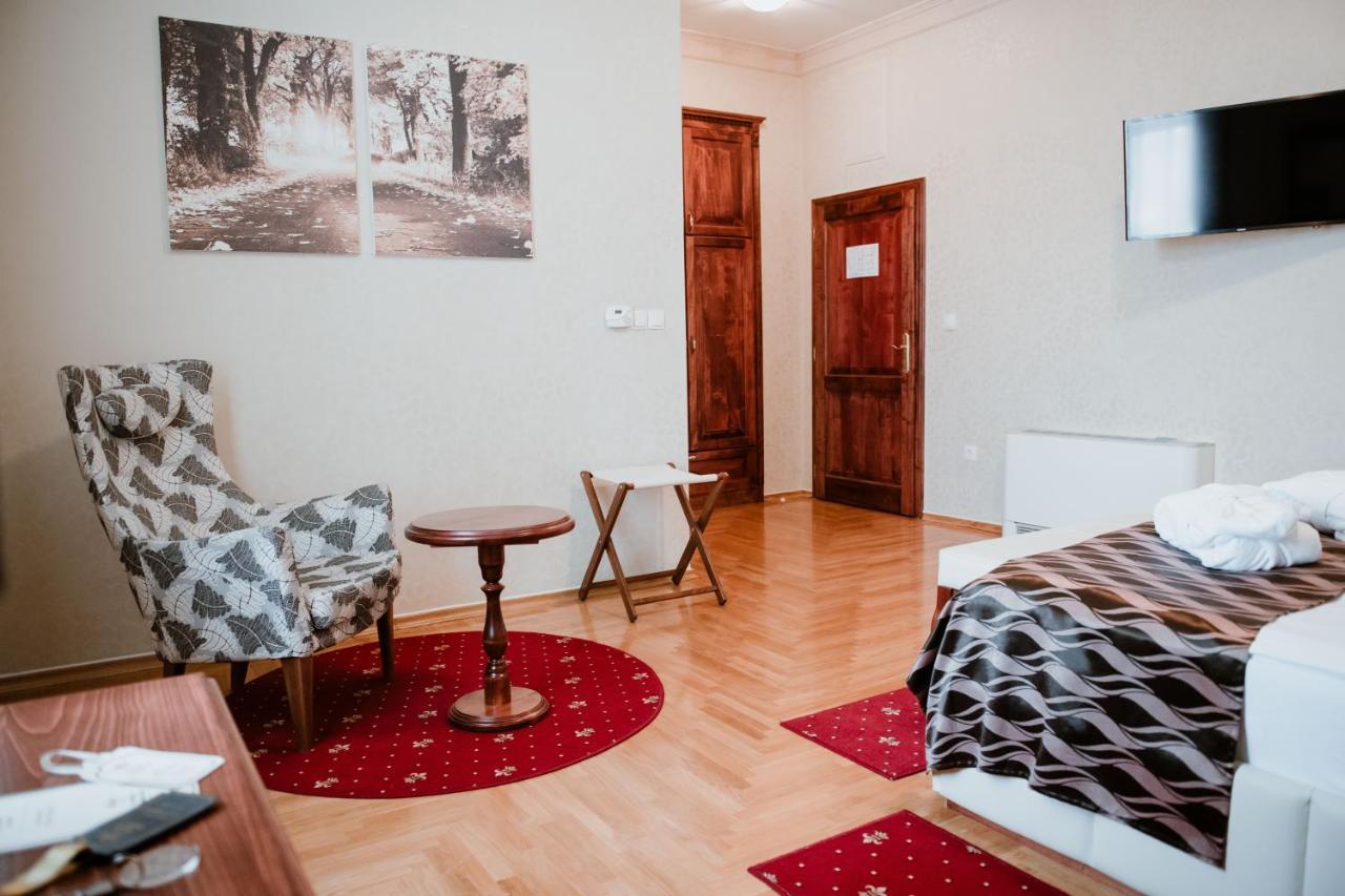 Hotel Kurija Jankovic Lukač エクステリア 写真