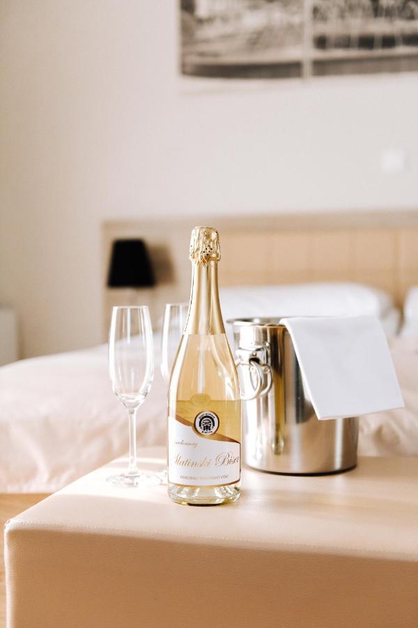 Hotel Kurija Jankovic Lukač エクステリア 写真