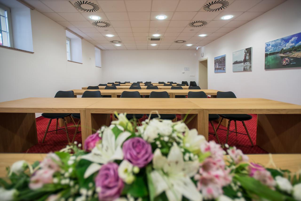 Hotel Kurija Jankovic Lukač エクステリア 写真