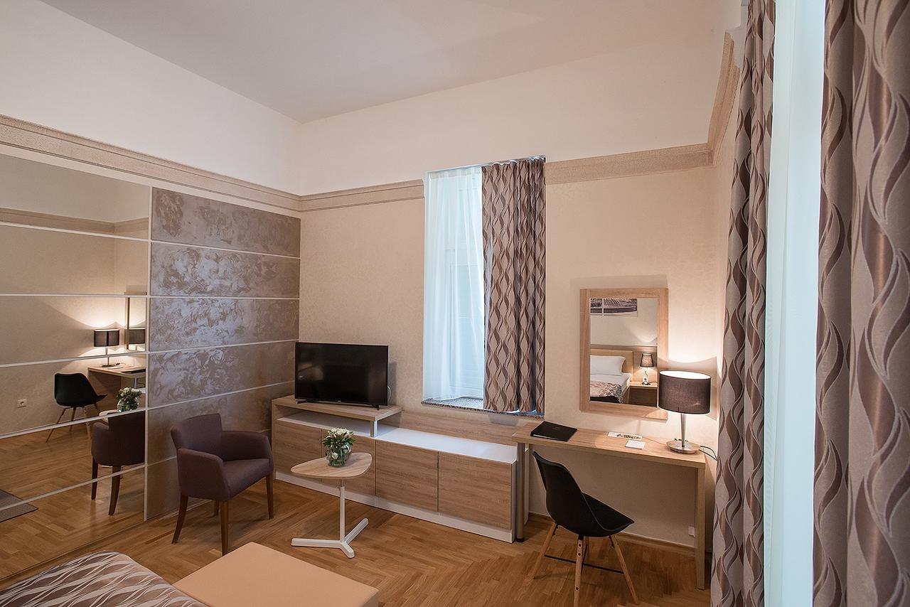 Hotel Kurija Jankovic Lukač エクステリア 写真